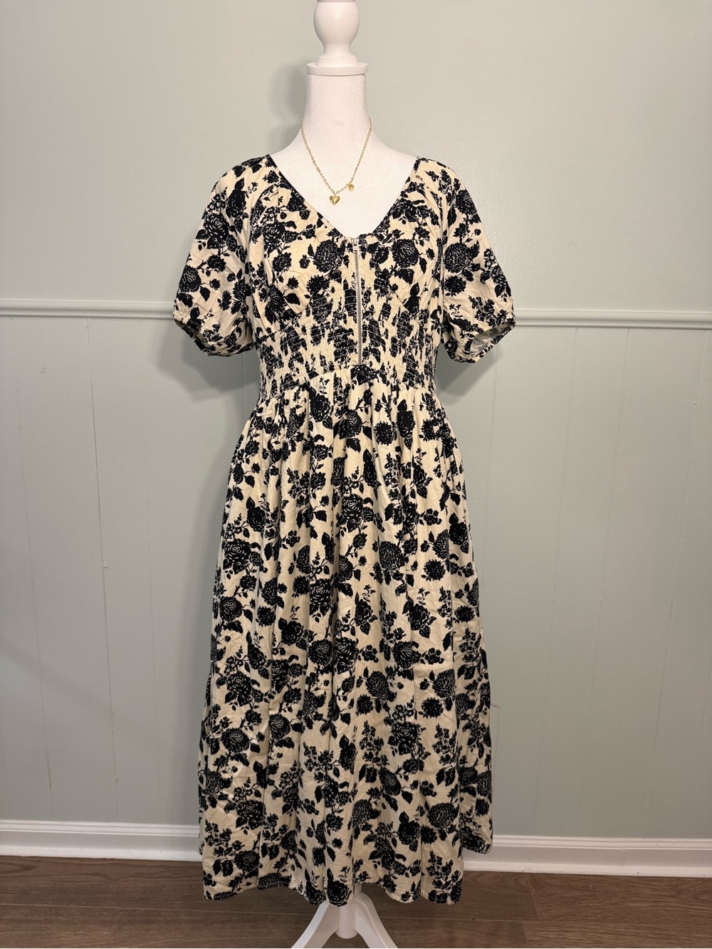 Black Floral Print Cream Maxi Dress size XL - Picture 1 of 5